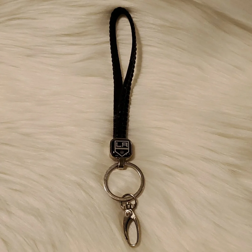 LA Kings Key Chain Silver Black with Black Rinestones
